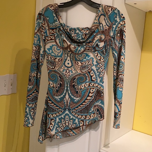 Xsmall turquoise multi colored side dipped blouse. - Picture 4 of 5